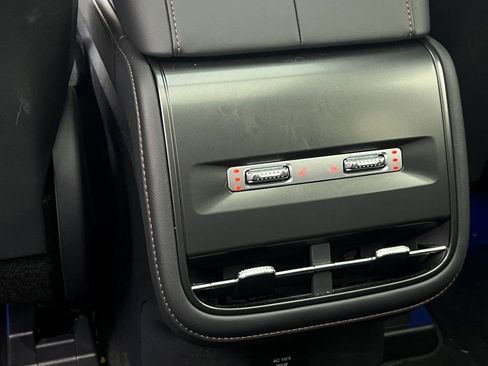 Certified 2025 Lincoln Nautilus Premier w/ Equipment Group 102A image 19