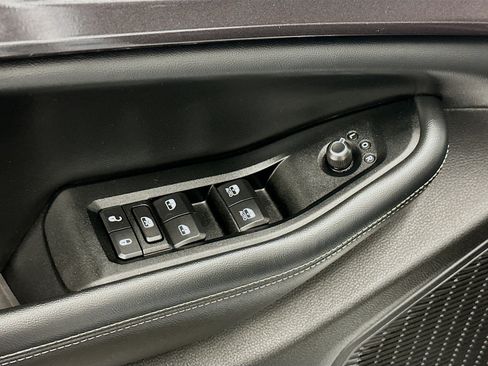 Used 2023 Jeep Grand Cherokee Altitude AWD/4WD image 15