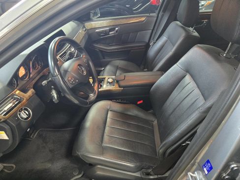 Used 2011 Mercedes-Benz E 550 Sedan image 15