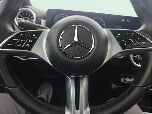 Used 2025 Mercedes-Benz CLA 250 image 16