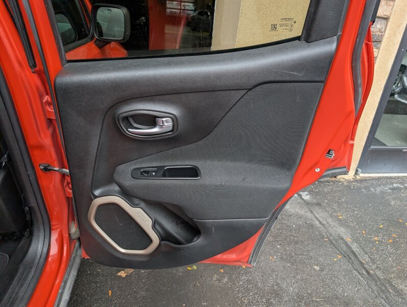 Used 2017 Jeep Renegade Sport w/ Power & Air Group FWD image 28