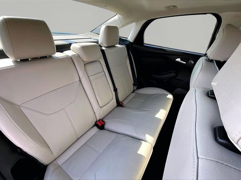 Used 2015 Ford Focus Titanium image 27
