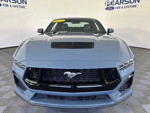 Used 2025 Ford Mustang GT Premium RWD image 4