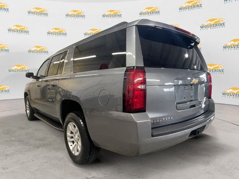 Used 2019 Chevrolet Suburban LT image 3