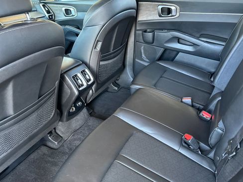 Used 2022 Kia Sorento S AWD/4WD image 13