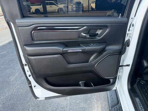 Used 2022 RAM 1500 Laramie AWD/4WD image 15