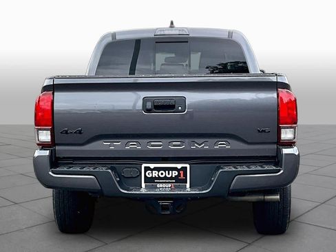 Used 2022 Toyota Tacoma SR5 w/ Technology Package AWD/4WD image 5