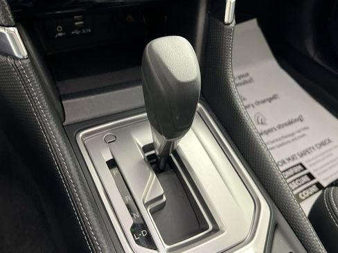 Used 2024 Subaru Forester Premium image 22