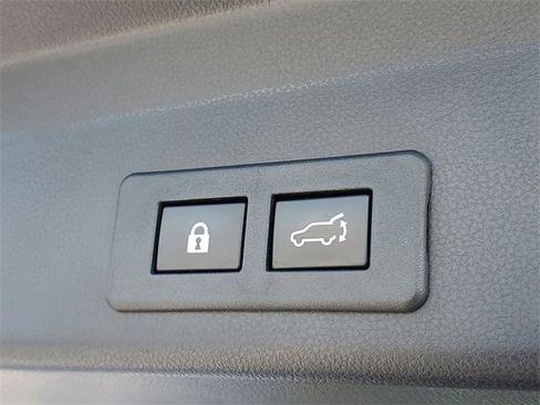 Certified 2023 Subaru Ascent Limited w/ Technology Package image 9