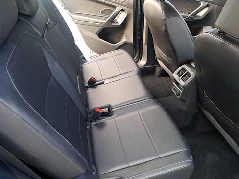 Used 2020 Volkswagen Tiguan SE image 11