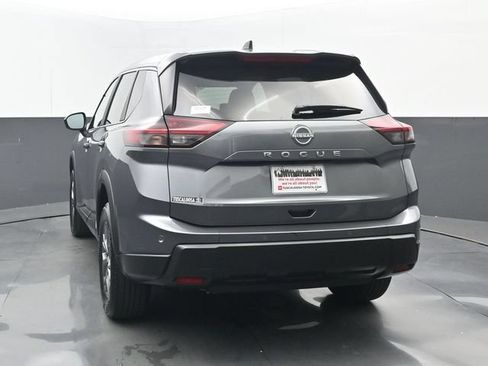 Used 2026 Nissan Rogue S FWD image 18