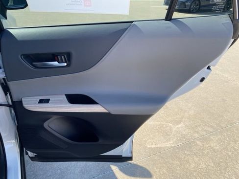 Certified 2024 Toyota Venza Limited image 26