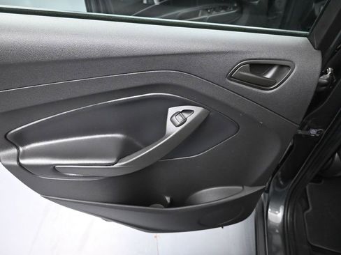 Used 2019 Ford Escape S image 33