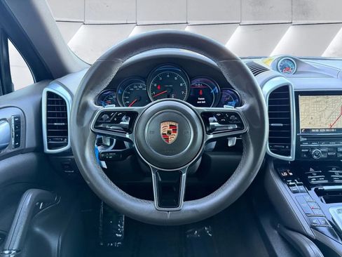 Used 2016 Porsche Cayenne AWD/4WD image 16