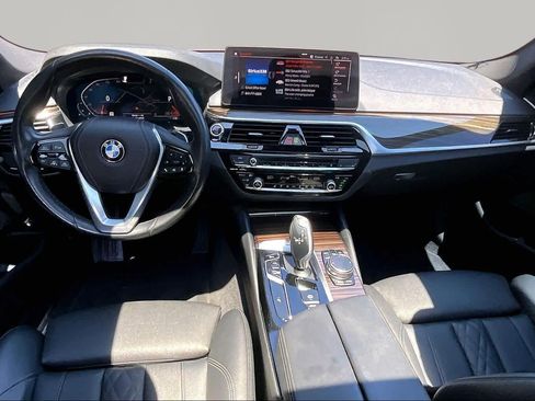 Used 2022 BMW 530i w/ Premium Package RWD image 16