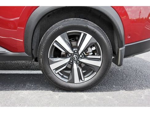 Used 2025 Nissan Rogue SL w/ SL Premium Package FWD image 33