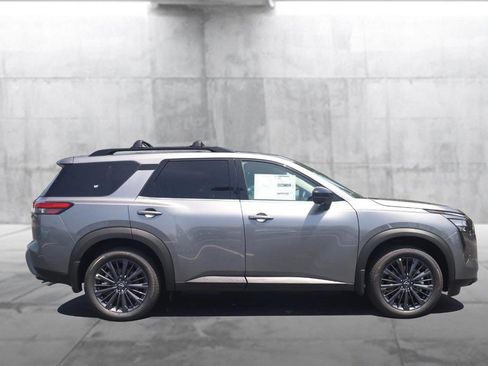 New 2026 Nissan Pathfinder SL w/ SL Premium Package AWD/4WD image 5