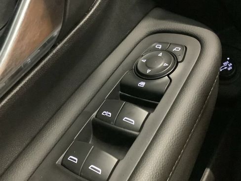 Used 2024 GMC Terrain SLE w/ Driver Convenience Package AWD/4WD image 21