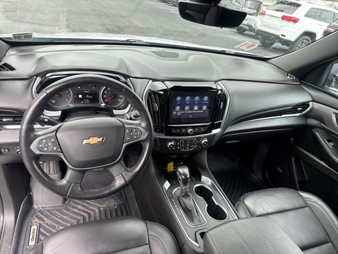 Used 2022 Chevrolet Traverse LT w/ LT Premium Package AWD/4WD image 15