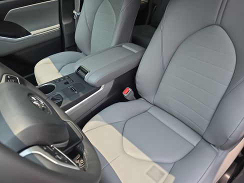 New 2026 Toyota Highlander XLE AWD/4WD image 14