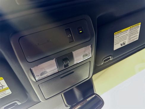 Used 2022 Nissan Frontier PRO-4X w/ Pro-4X Premium Package image 31