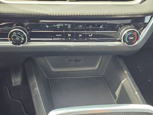 New 2026 Chevrolet Equinox LT w/ Midnight Edition image 16