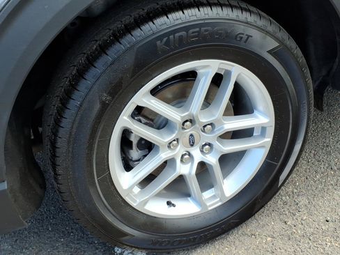 Used 2026 Ford Explorer Active AWD/4WD image 7