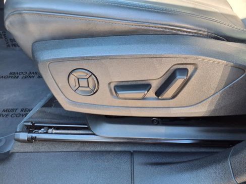 Used 2025 Audi Q3 2.0T Premium image 17