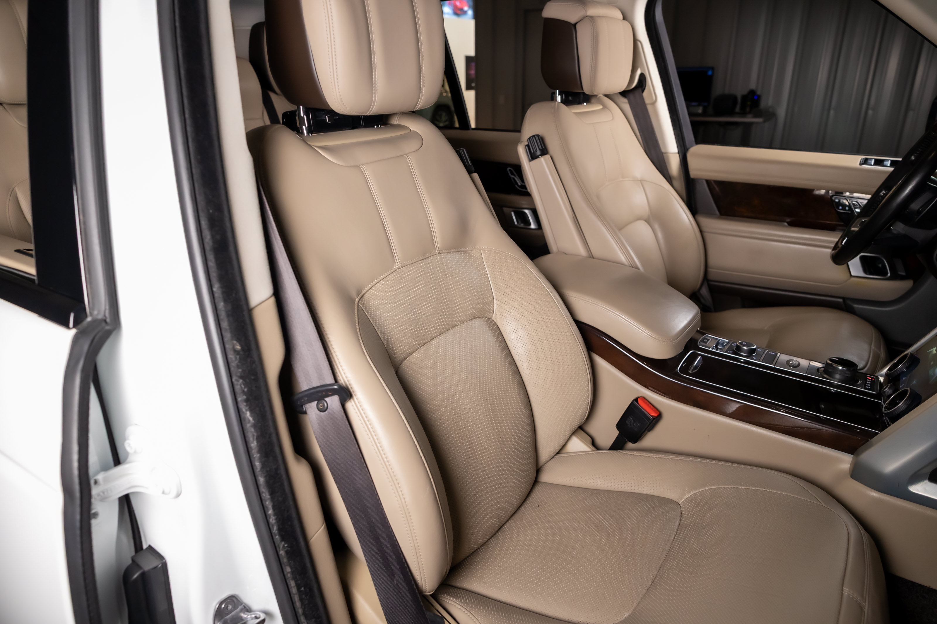 Used 2019 Land Rover Range Rover Supercharged AWD/4WD image 22