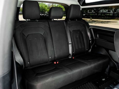 Used 2022 Land Rover Defender 90 image 34