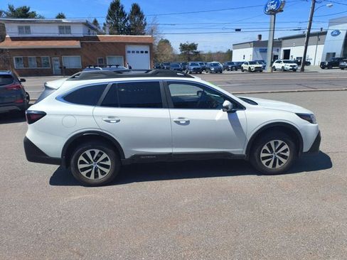 Used 2022 Subaru Outback Premium AWD/4WD image 9