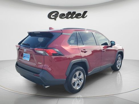 Used 2022 Toyota RAV4 XLE FWD image 5