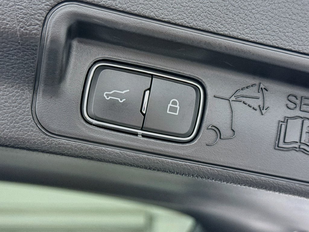 Used 2025 Ford Explorer ST-Line RWD image 43