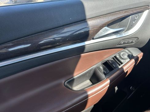 Used 2018 Buick Enclave Avenir w/ Avenir Technology Package AWD/4WD image 29