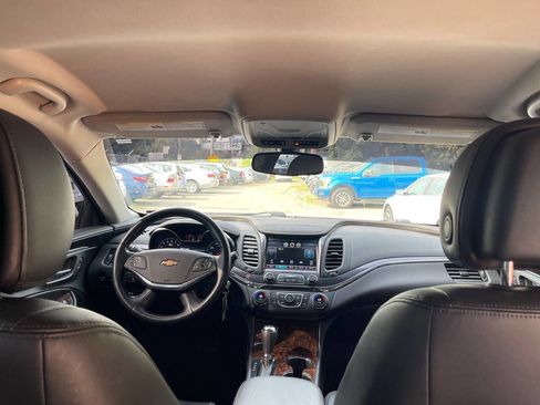 Used 2014 Chevrolet Impala LT w/ Convenience Package image 23