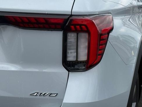 New 2026 Ford Explorer Active w/ Active Comfort Package image 8