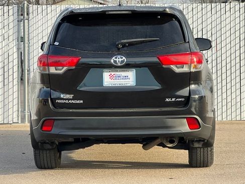 Used 2018 Toyota Highlander XLE image 5