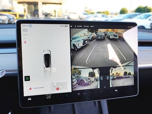 Used 2022 Tesla Model Y Long Range image 32