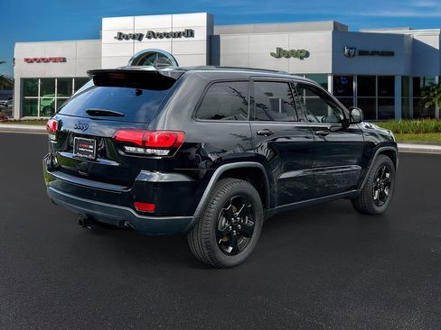 Used 2018 Jeep Grand Cherokee Laredo image 8