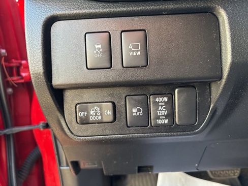 Used 2022 Toyota Tacoma Limited image 21