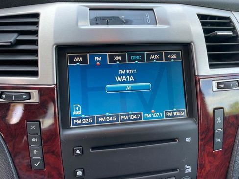 Used 2007 Cadillac Escalade AWD w/ Information Package image 17