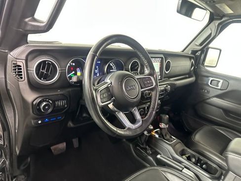 Used 2022 Jeep Wrangler Unlimited Sahara w/ Cold Weather Group image 13