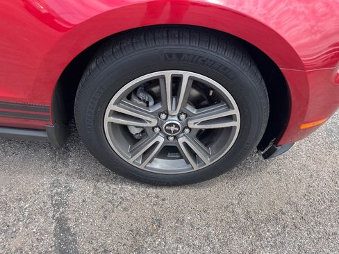 Used 2010 Ford Mustang Premium RWD image 17