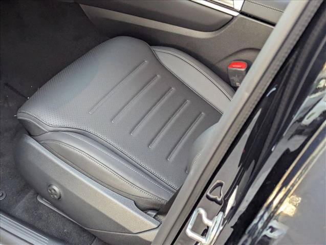 Used 2026 Mercedes-Benz GLC 300 image 4