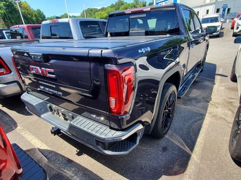 Used 2022 GMC Sierra 1500 SLT w/ SLT Convenience Package AWD/4WD image 9