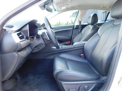 Used 2026 Genesis G70 2.5T image 11