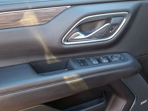 Used 2021 Chevrolet Tahoe LT w/ LT Signature Package image 13