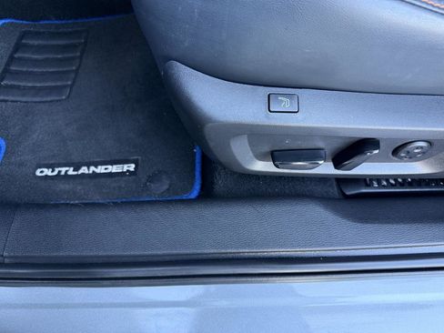 Used 2023 Mitsubishi Outlander SEL 40th Anniversary image 13