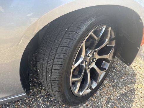 Used 2016 Chrysler 300 S w/ 300S Premium Group RWD image 17