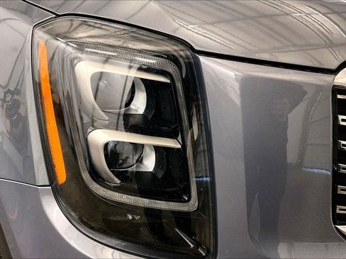 Used 2021 Kia Telluride SX w/ SX Prestige Package image 28